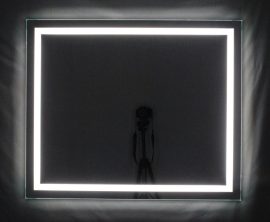 világító tükör 90 x 75 cm 2,5 cm széles LED világítással, kapcsolóval