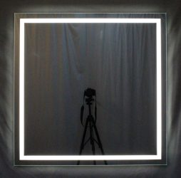 világító tükör 95 x 95 cm 2,5 cm széles LED világítással, kapcsolóval