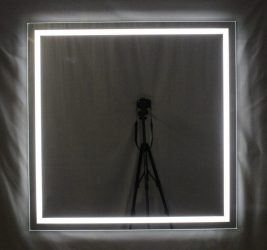világító tükör 100 x 100 cm 2,5 cm széles LED világítással, kapcsolóval
